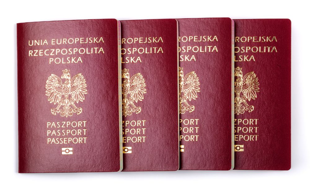 תמונה של דרכון פולני לבן זוג